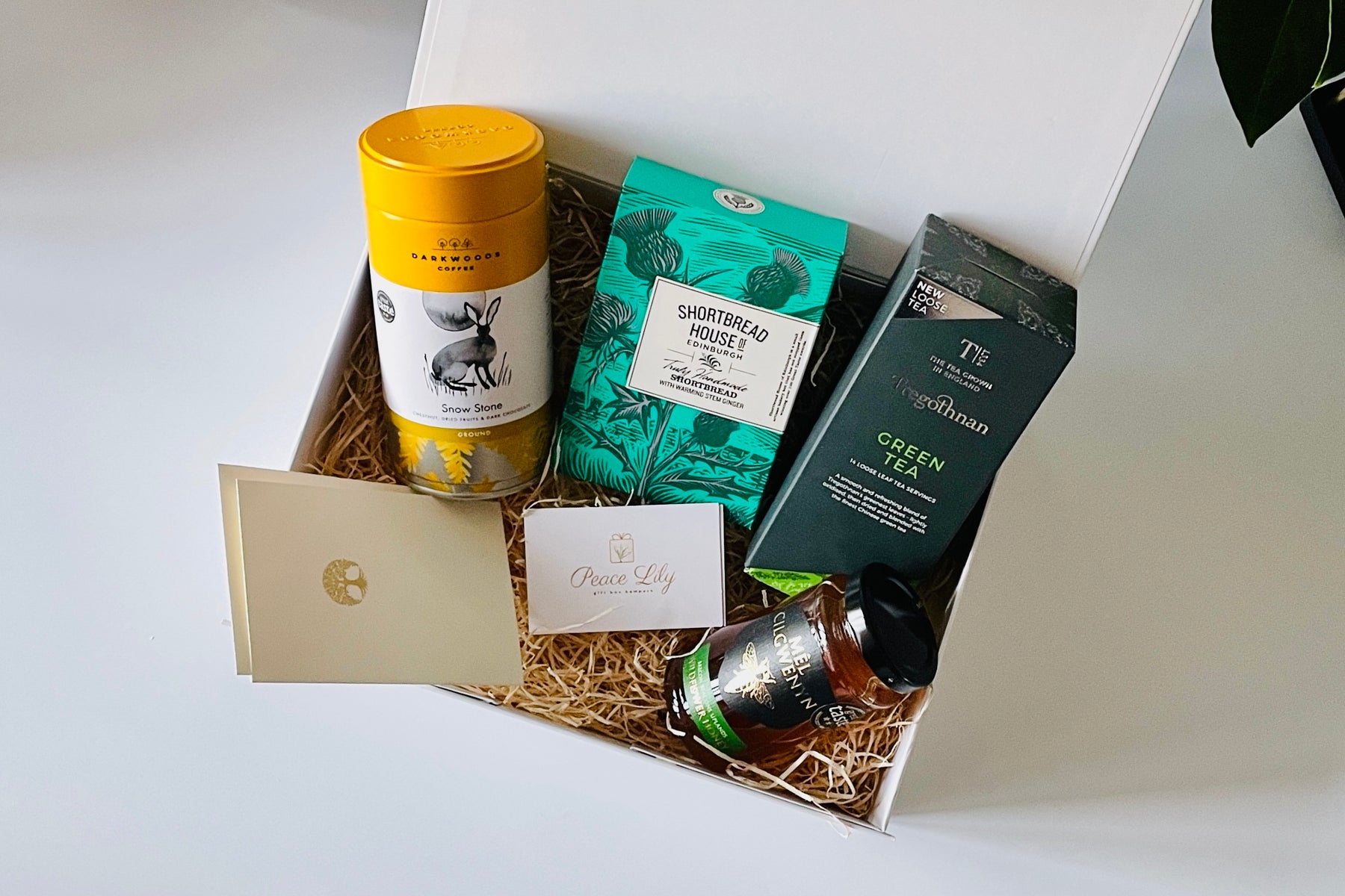 Assorted Tea, Shortbread, Small Coffee & Mugs Gift Box